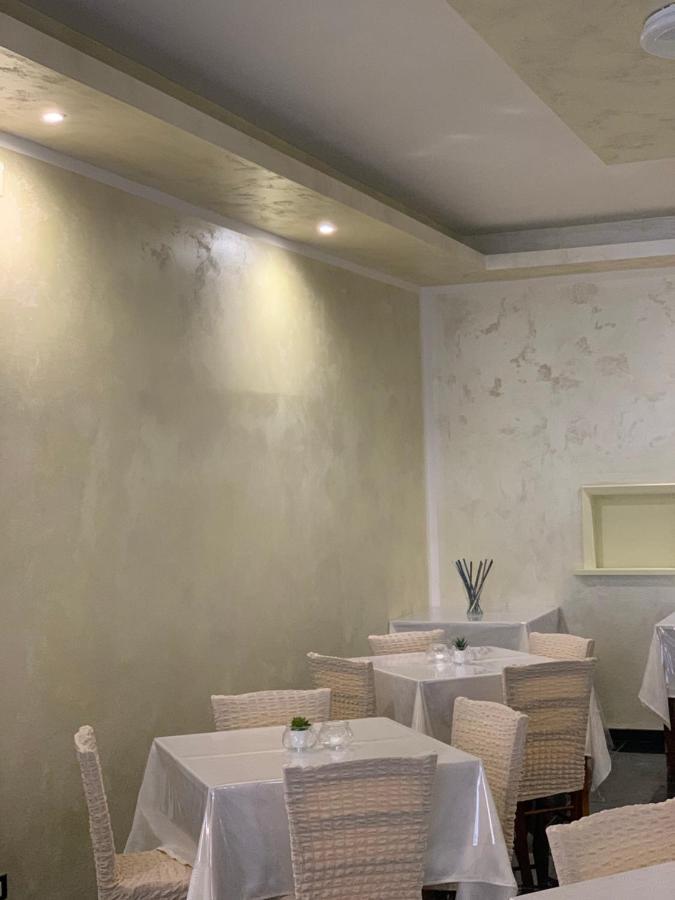 Hotel Neyra Beach ريميني المظهر الخارجي الصورة