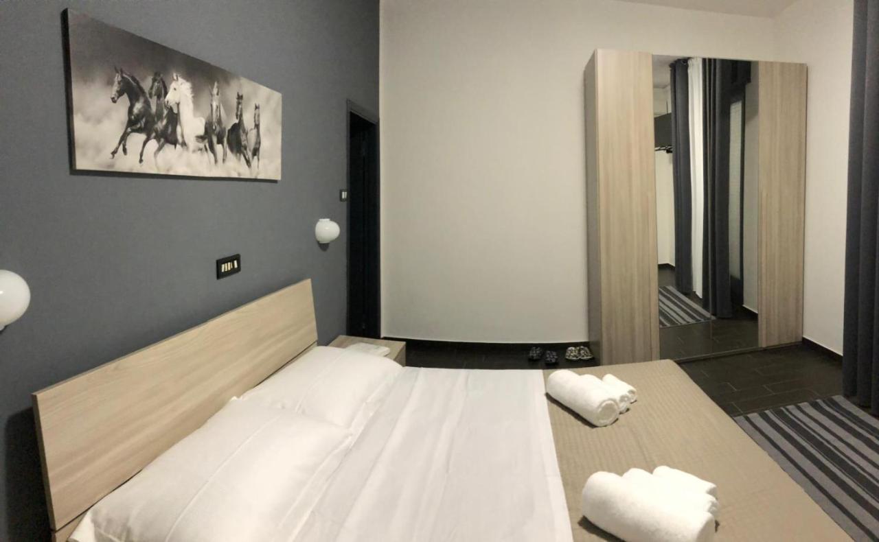 Hotel Neyra Beach ريميني المظهر الخارجي الصورة